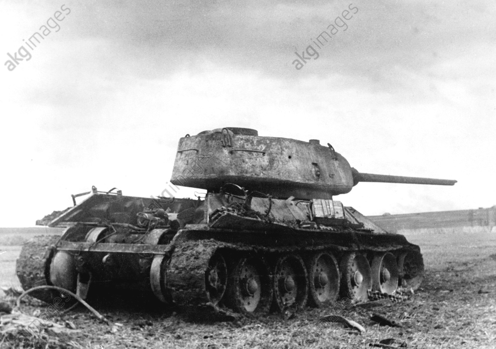 Май 1944. Т-34-85.