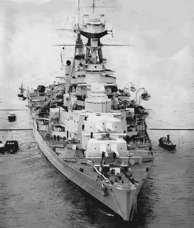 HMS-Hood-vista-de-proa.jpg