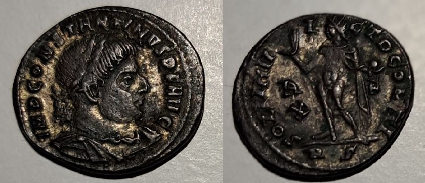 Nummus de Constantino I. SOLI INVICTO COMITI. Sol a izq. Roma C1soli-invictorfxrs