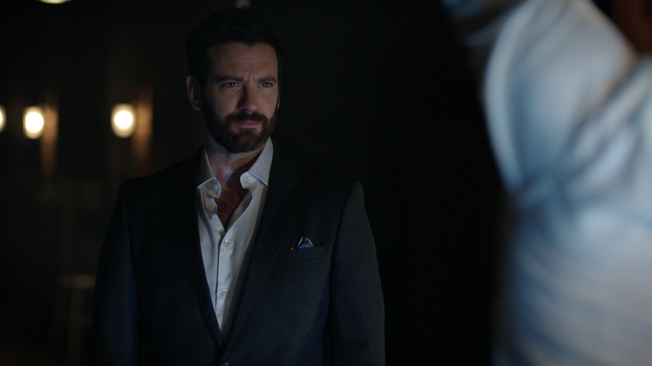 Arrow.S08E01.1080p.AMZN.WEB-DL.DDP5.1.H.264-CasStudio.mkv_snapshot_25.52_[2020.04.03_19.09.07]