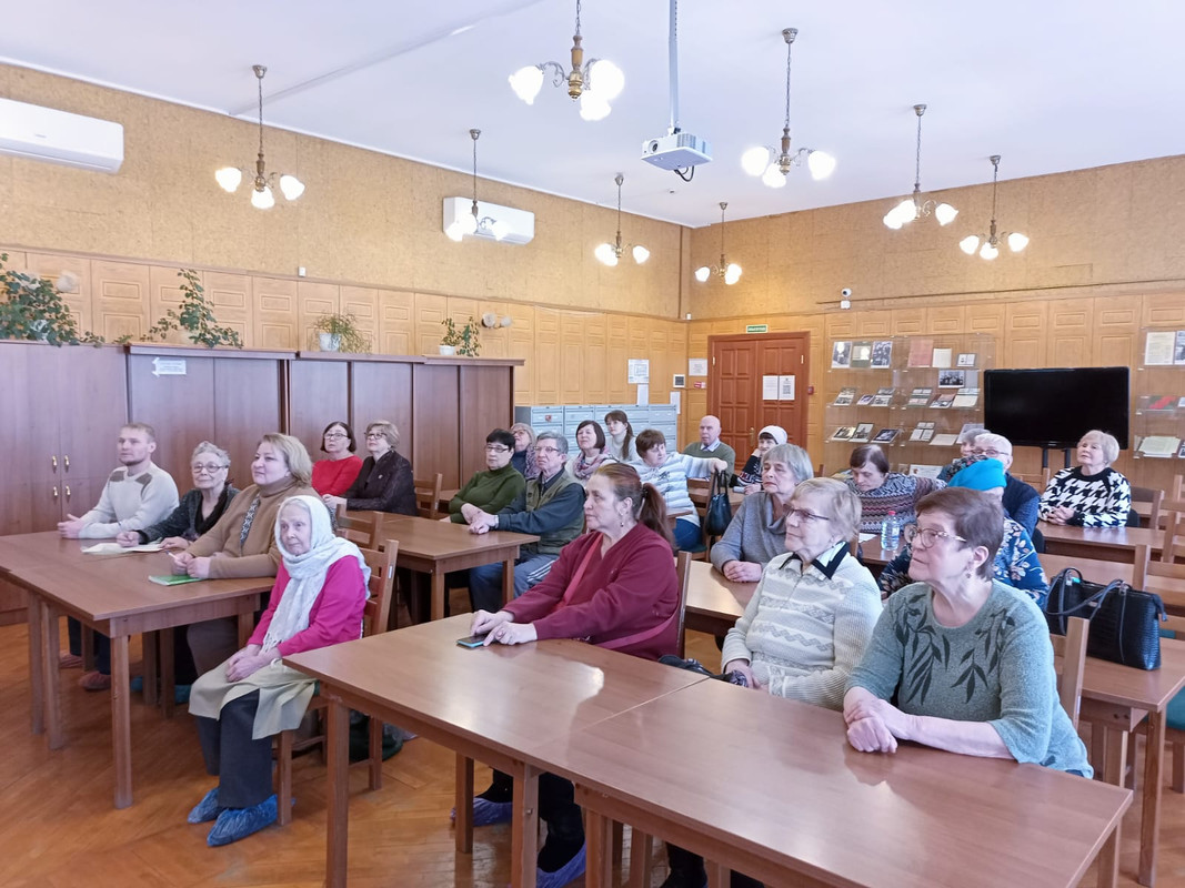 Родоведы в читальном зале тагильского архива