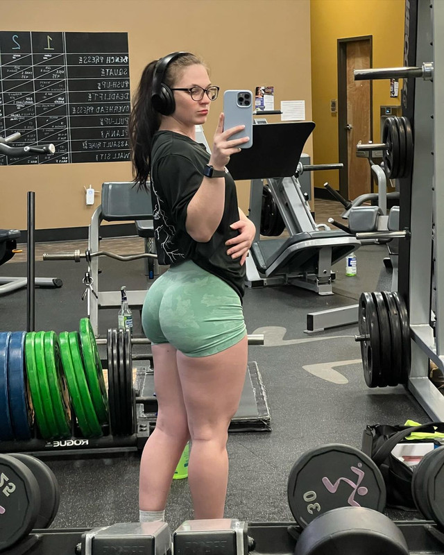 TIGHTSHORTS383Shorts @nvgtn