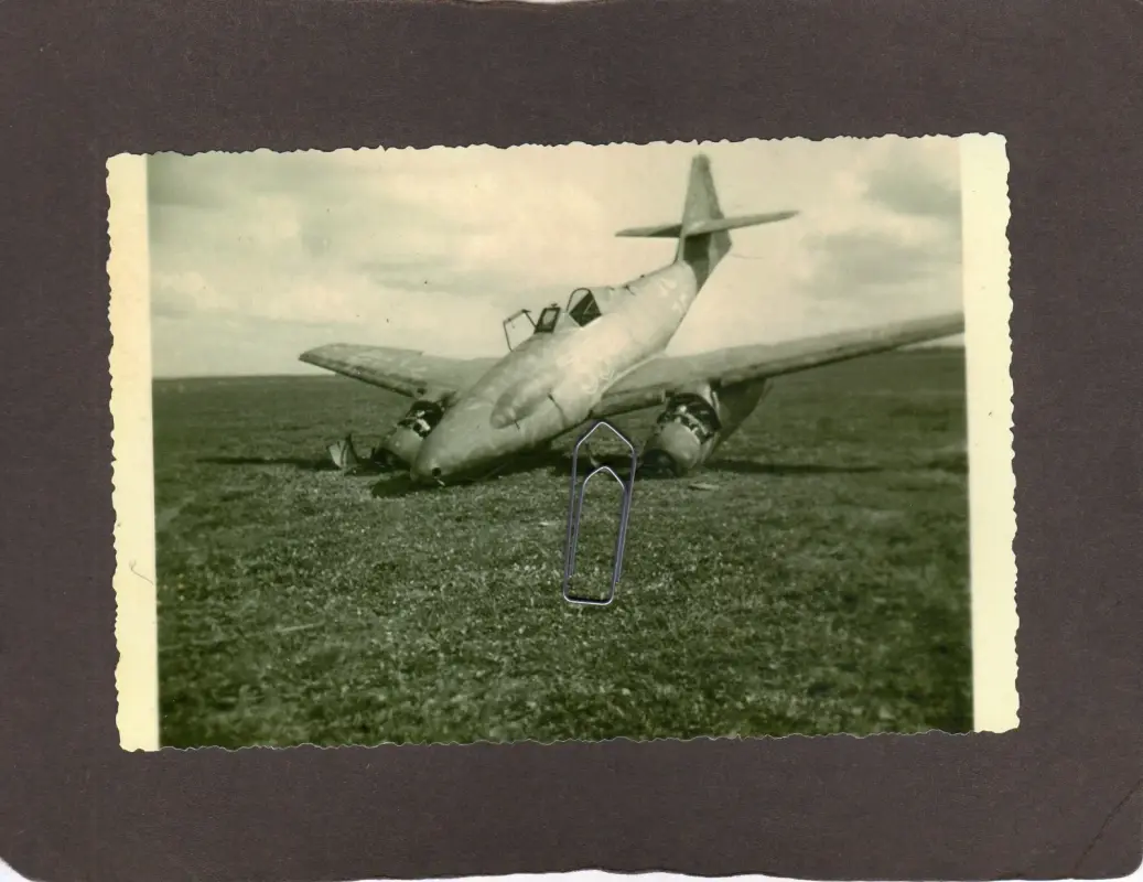 S-1) Foto Flugzeug Messerschmitt Me262 Kennung Luftwaffe