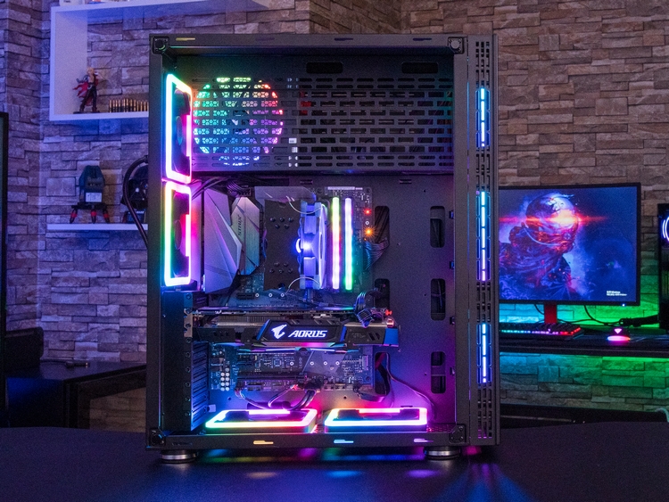 https://i.postimg.cc/Zqd1TSFv/Aerocool-18.jpg