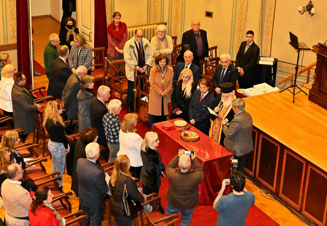 ΒΡΑΒΕΥΣΗ ΤΟΥ ΔΗΜΑΡΧΟΥ ΗΡΩΙΚΗΣ ΝΗΣΟΥ ΨΑΡΩΝ ΑΠΟ ΤΟΝ ΦΙΛΟΛΟΓΙΚΟ ΣΥΛΛΟΓΟ «ΠΑΡΝΑΣΣΟΣ» ΓΙΑ ΤΗΝ ΚΟΙΝΩΝΙΚΗ ΤΟΥ ΠΡΟΣΦΟΡΑ