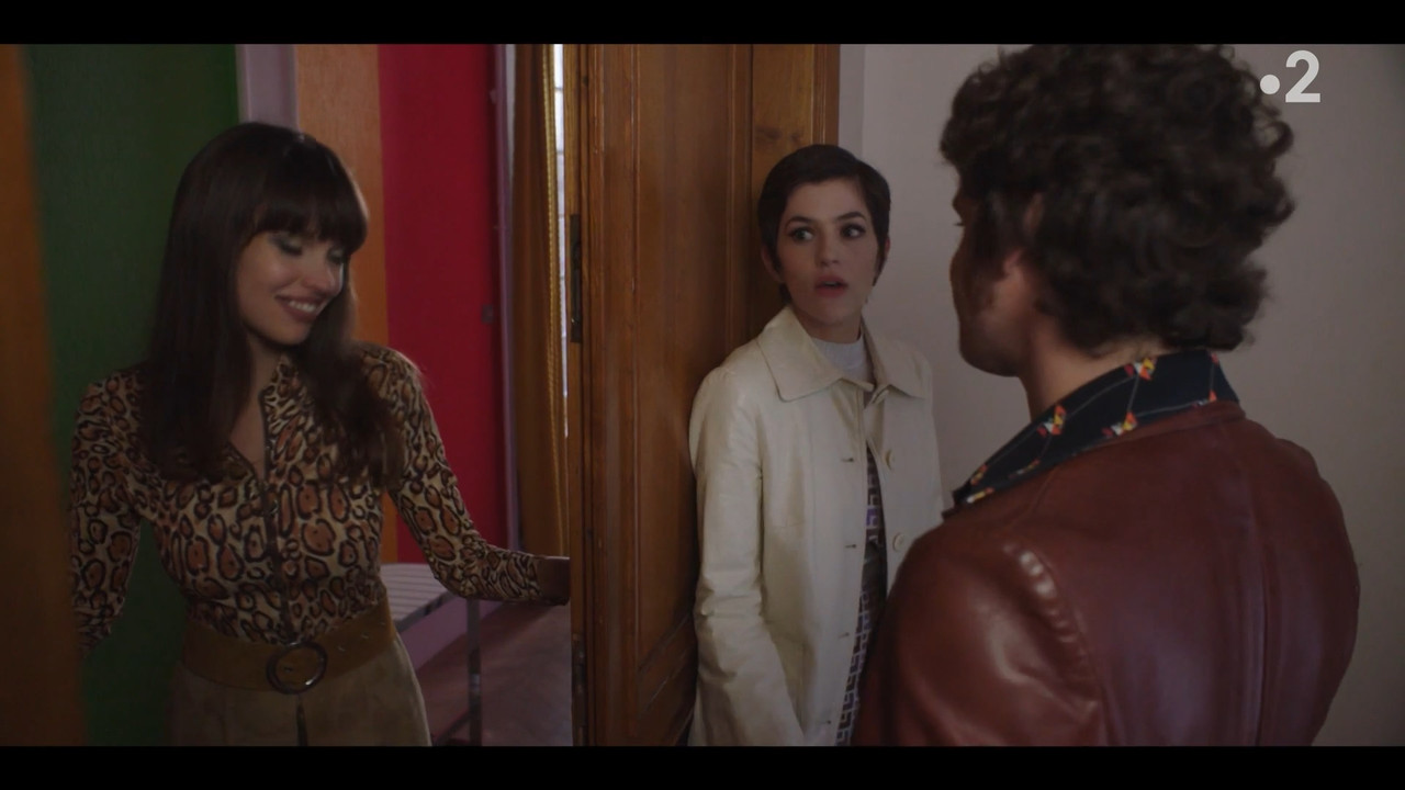 2022-05-13_21_10_Fr2_Les-petits-meurtres-d-Agatha-Christie-70-s_3x2_La-chambre-noire.mp4_snapshot_01