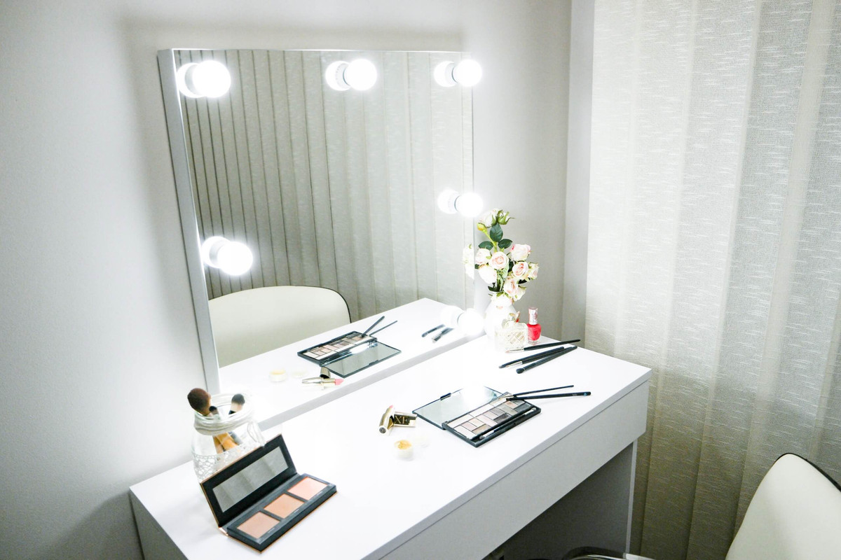 Details About Hollywood Mirror Vanity For Makeup With Lights Free 7 Bulbs Glarefy