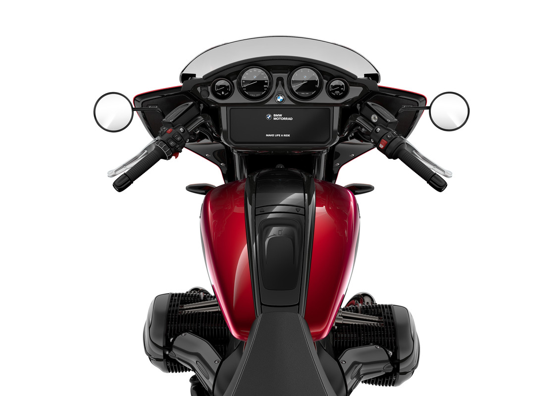 P90569047_highRes_bmw-r-18-roctane-r-1