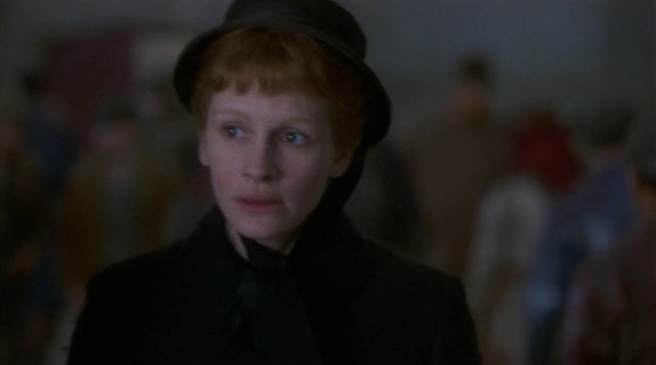 Mary-Reilly-1996-Blu-Ray-Hindi-English-720p-x264-AVC-DD-2-0-ESub-mkv-0003