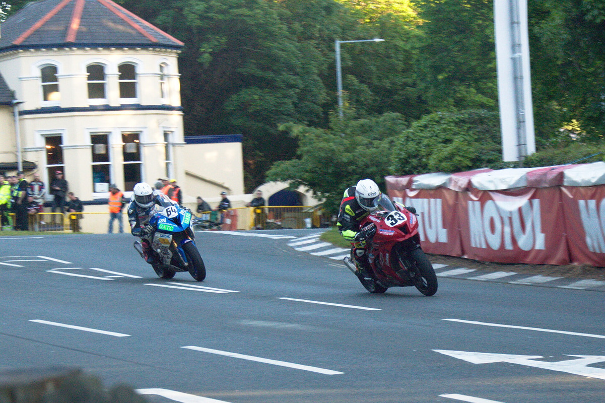 Vmax Tour 2019 au TT à l'île de Man R-DSC9655