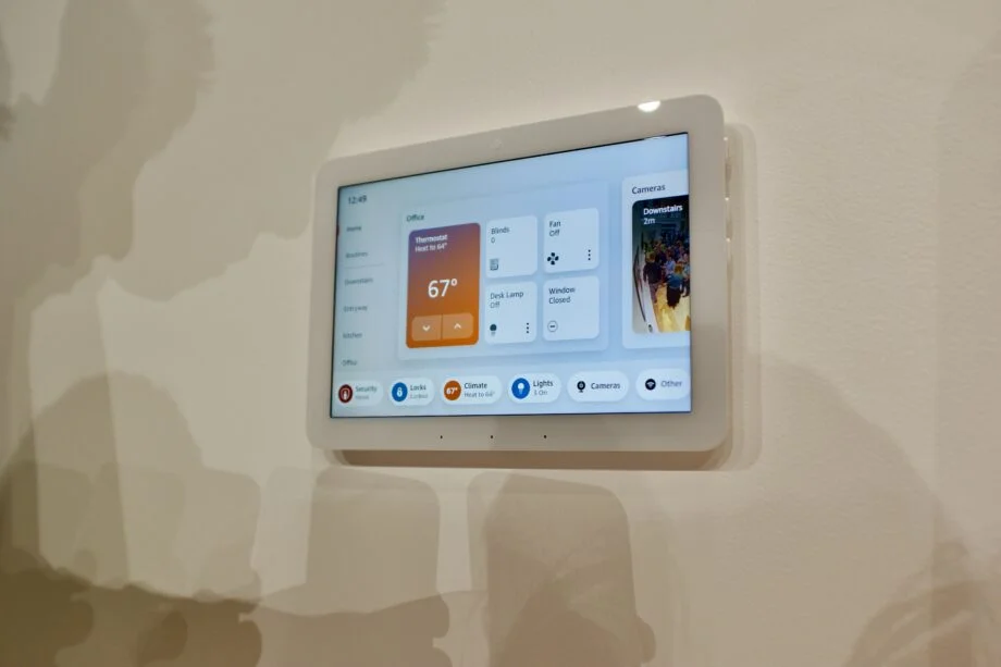 Echo Hub by Alexa