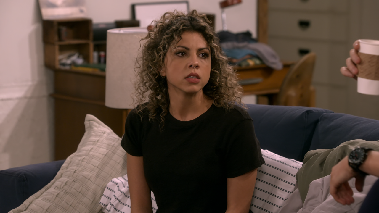 Frasier.(2023).S01E02.Moving.In.2160p.10bit.AMZN.WEB-DL.DDP5.1.HEVC-Vyndros.mkv_snapshot_03.41_[2023