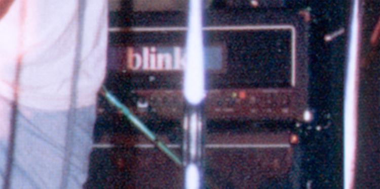 blink-Ampeg-VL1002.jpg