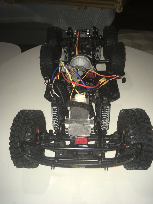 UMG 6x6 Axial IMG-2396