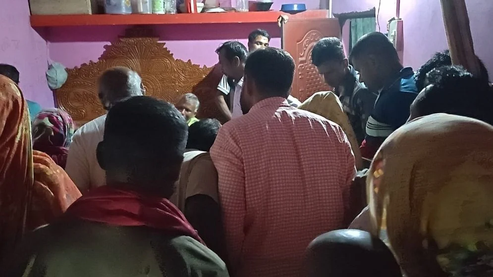 দিনাজপুরে ঘর থেকে মা ও দুই সন্তানের লাশ উদ্ধার