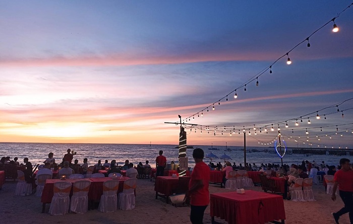 Jimbaran Bay Seafood di Kuta, Bali.