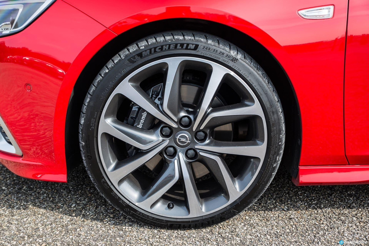 40167793_2172423396329008_7850536773489786880_o