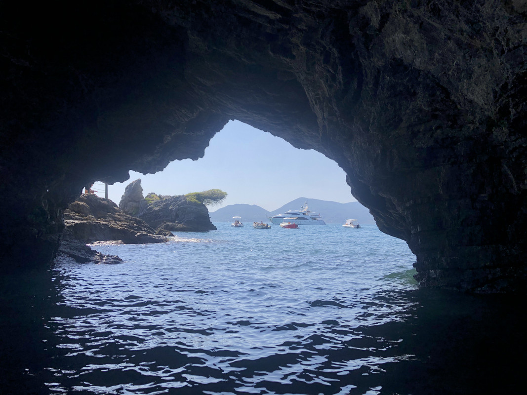 D05FE067-3876-4AAC-8FFF-0AE3238E1F94