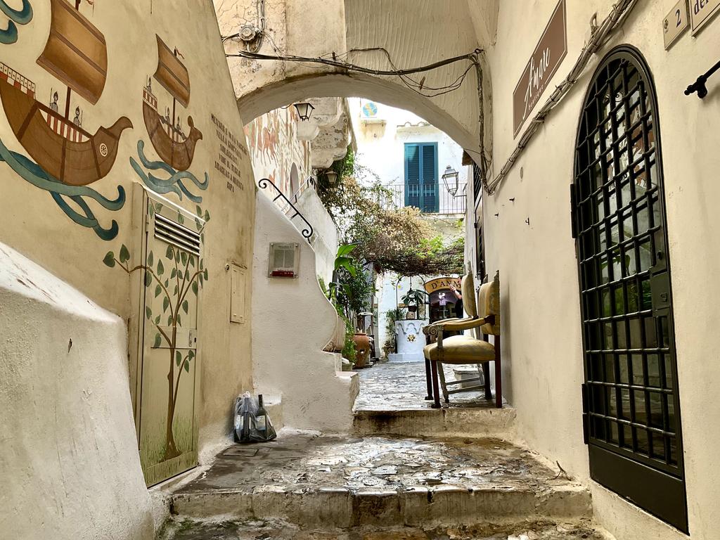 Жаркий сентябрь на побережье Тирренского моря. Жаркий сентябрь на побережье Тирренского моря.