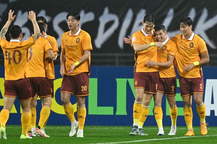 Suwon FC vs Gwangju, 17h30 ngày 18/07