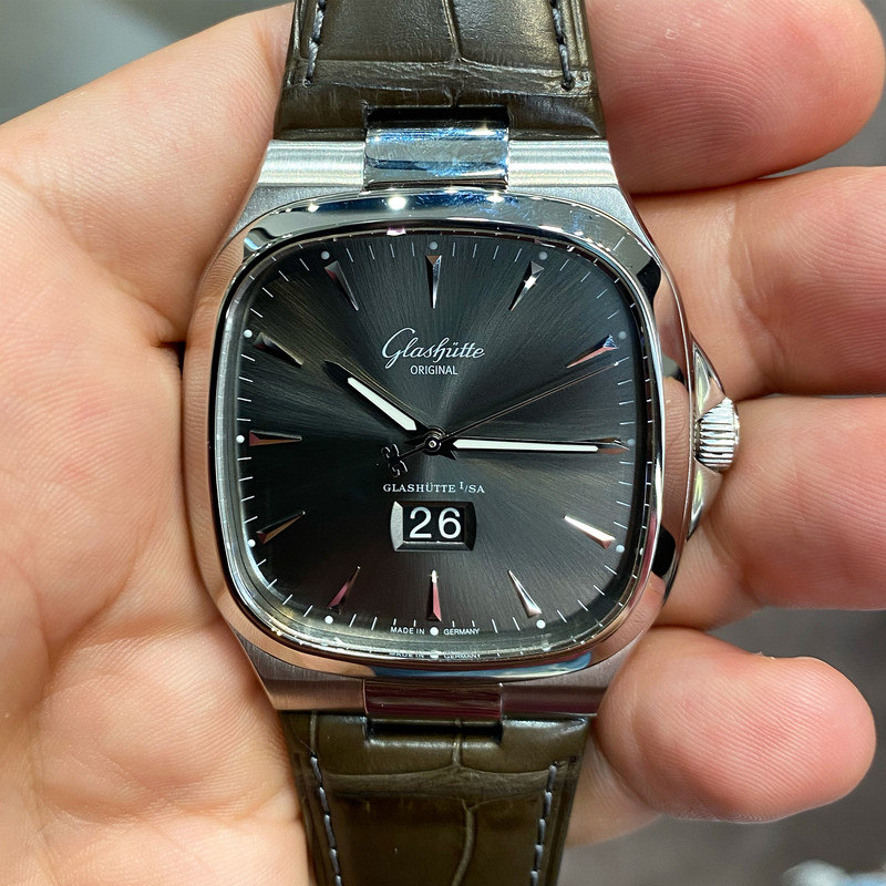 1DD8612A-81FF-4D47-8975-C5208EA02BB3