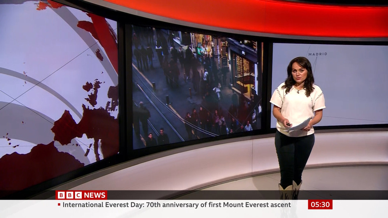 BBC News Valentine_20230529_05000600.ts_snapshot_00.32.02.043