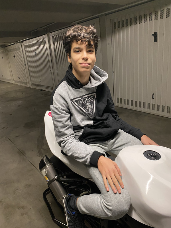 4CD5F2B6-587C-40A6-A3B2-E4D4773C30E9