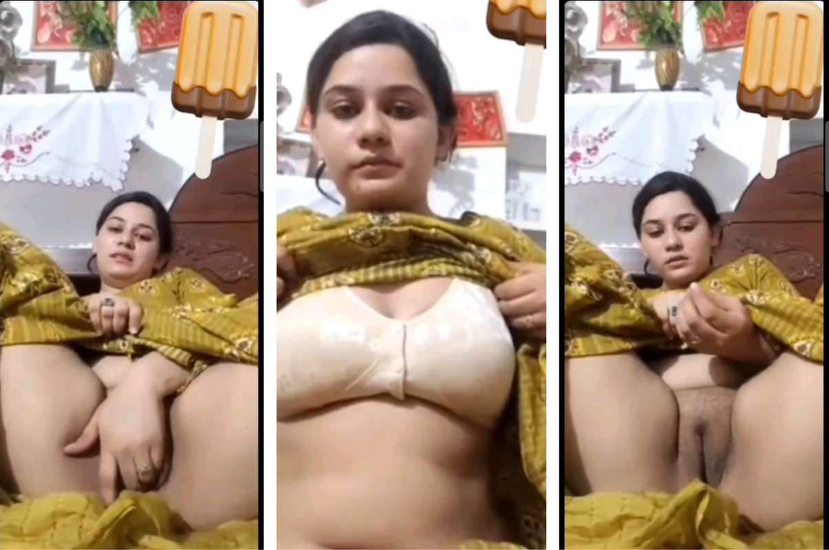 Bhabi Rubbing Pussy