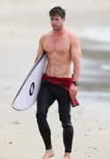 Chris-Hemsworth-superficial-guys-41