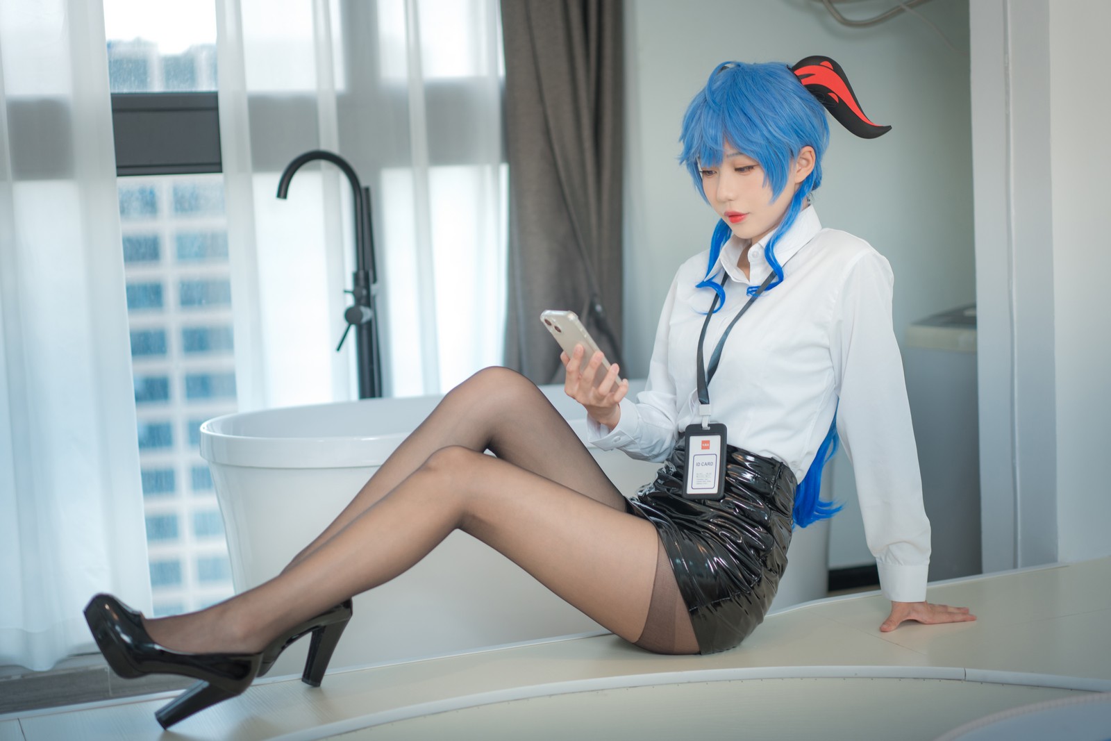 无影喵喵 甘雨 OL 风 Cosplay 写真合集｜原神角色高清图集（35P｜366MB）插图1