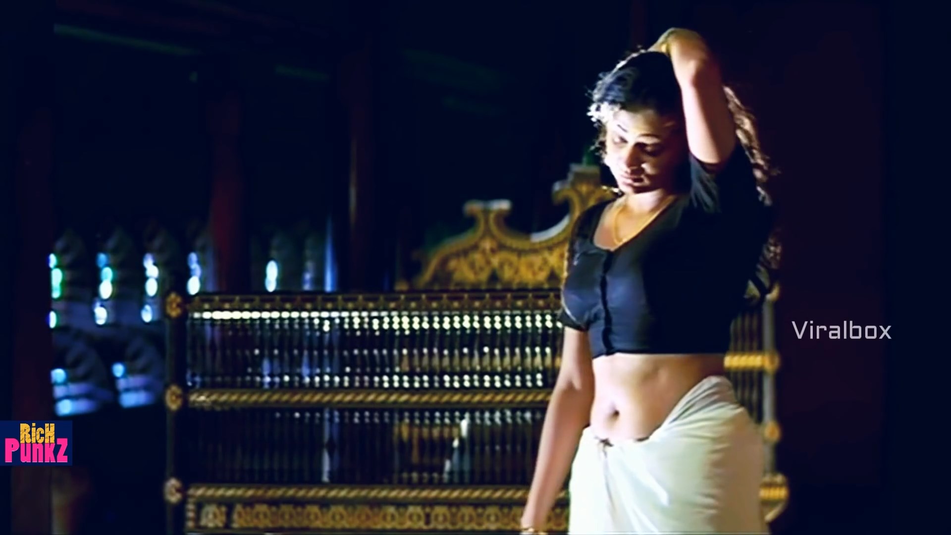 Priyamani on sale hot scene