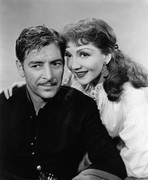 claudette-colbert-d49
