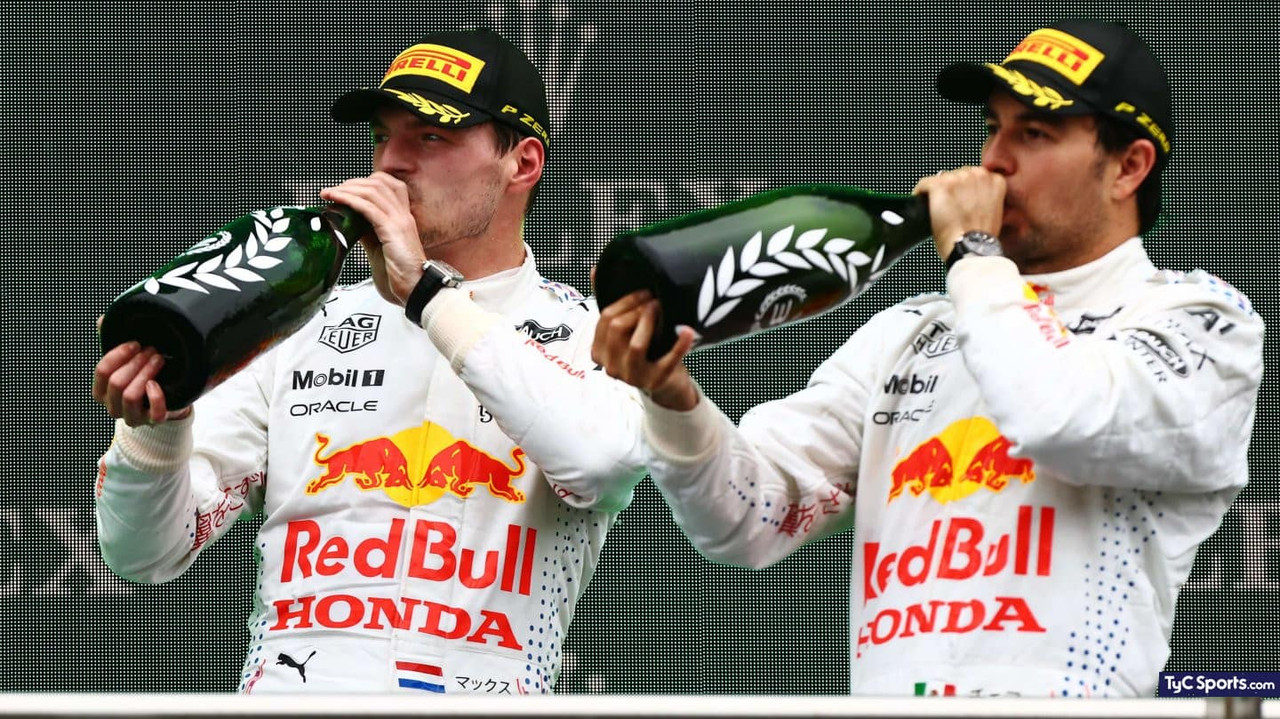 Max Verstappen bautiza con nuevo apodo a Checo Pérez en Red Bull