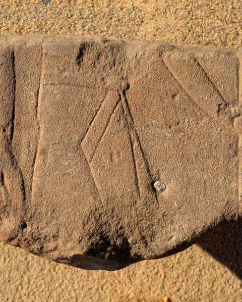 Hallan dos enormes esfinges en templo funerario de Egipto de más de 3 mil años