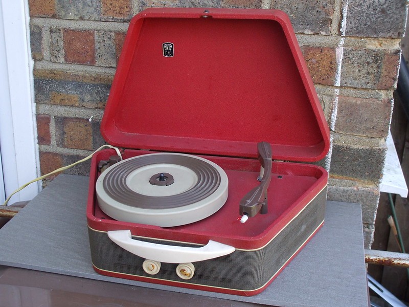 red-50s-record-player.jpg