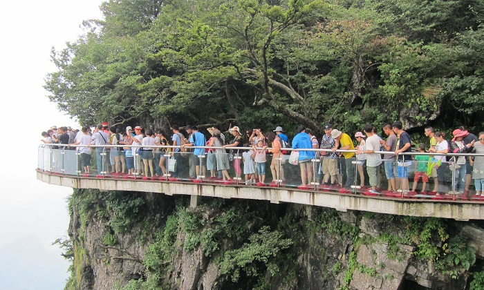 Jalan kaca di Gunung Tianmen, Hunan