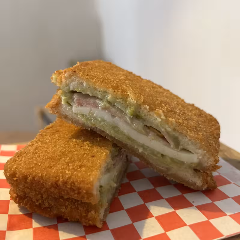 Mozzarella in carrozza mortadella y pistacchio