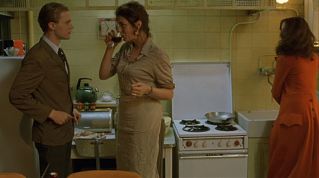 The Dreamers (2003).mkv_snapshot_00.14.45_[2018.02.15_00.15.10]