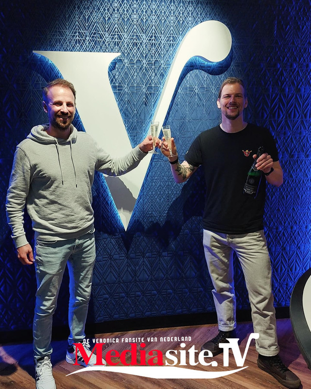 Sander Hoogendoorn samen Radio Veronica stationdirecteur Robert Jan Velde