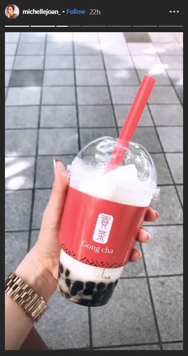 Michelle Joan menikmati Gong Cha, minuman kekinian di Korea Selatan