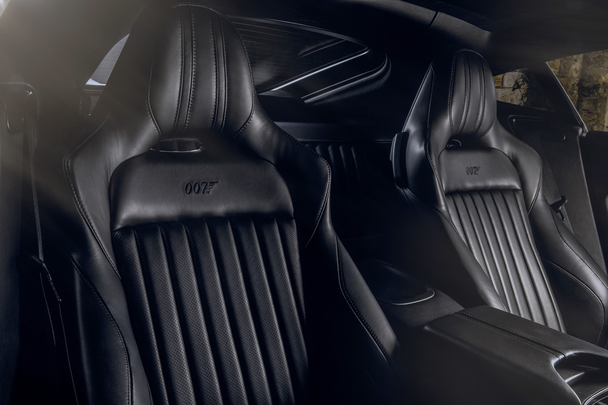 AstonMartinVantage007Edition_11