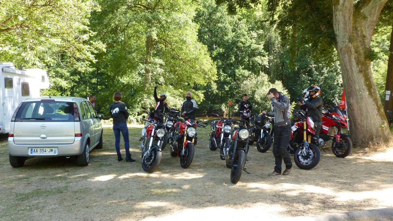 4C201FB9-676E-48C6-88F5-D96B440EA1A4