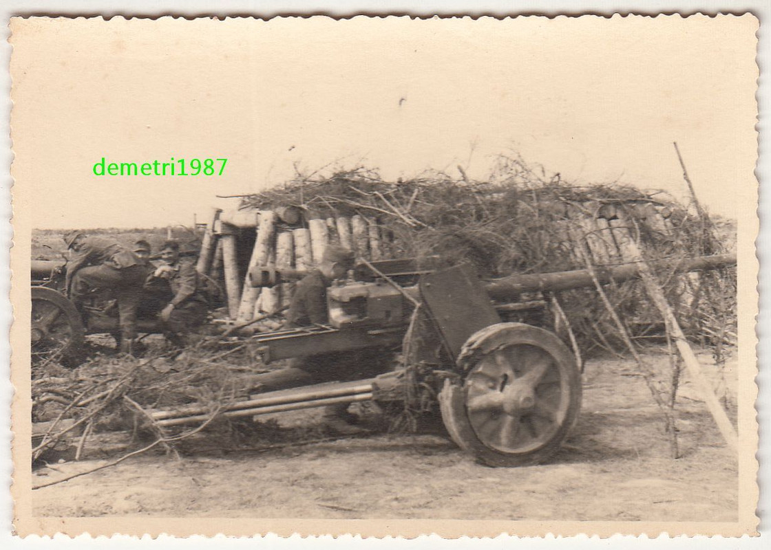 Foto Soldaten kleines Pak Geschütz Artillerie Bunker Verschlag Unterstand