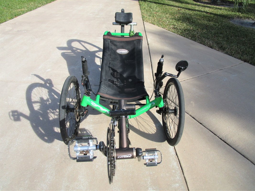 Cat700 green (Strickland) front