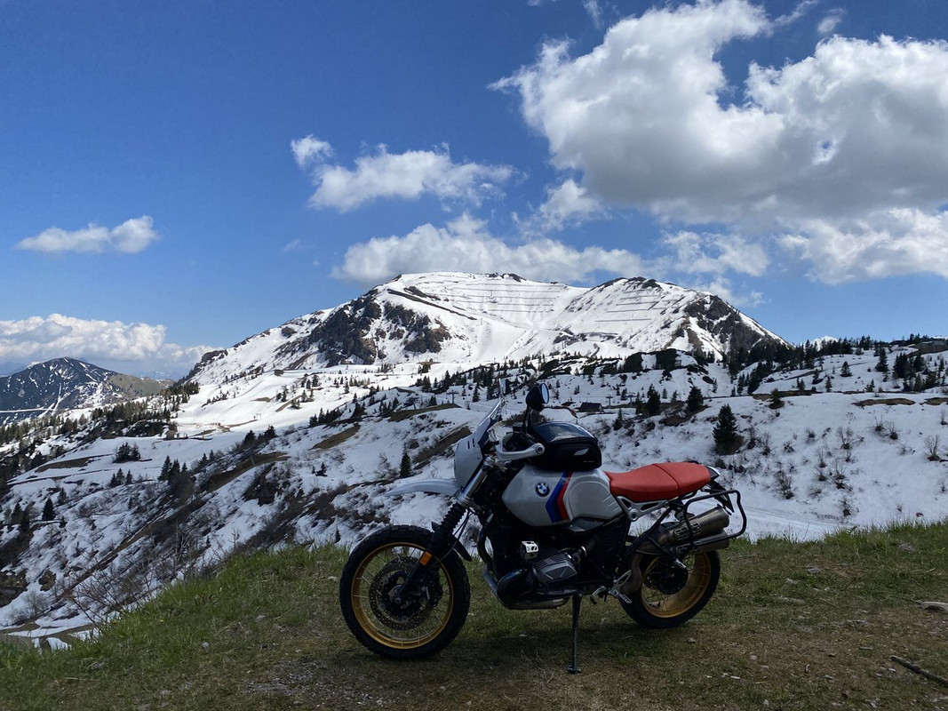 FF7B6D83-2C47-447F-8931-6E8289E0B3A0