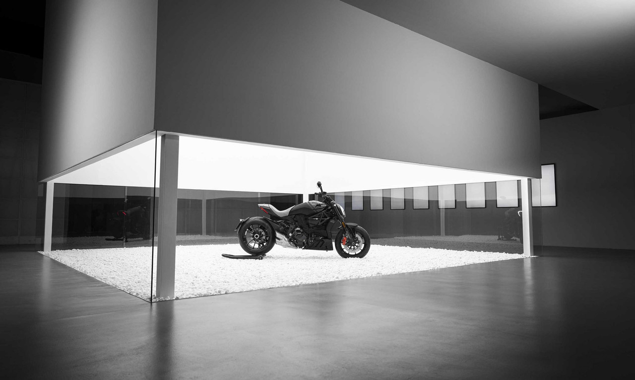 Лимитированный мотоцикл Ducati XDiavel Nero 2022