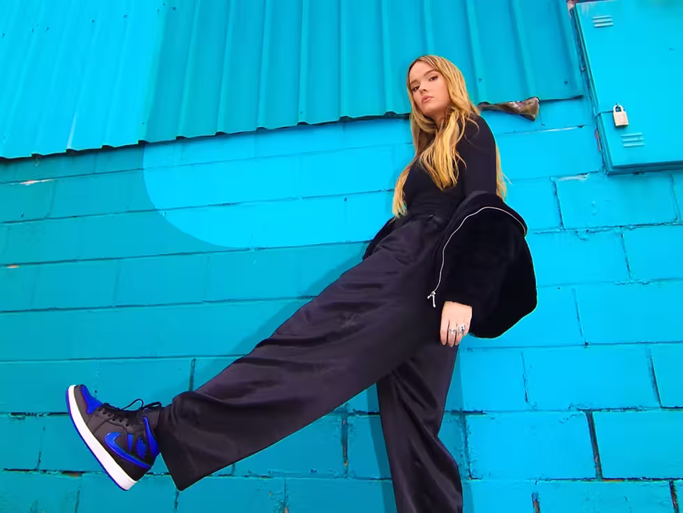 Miniatura del Video Oficial