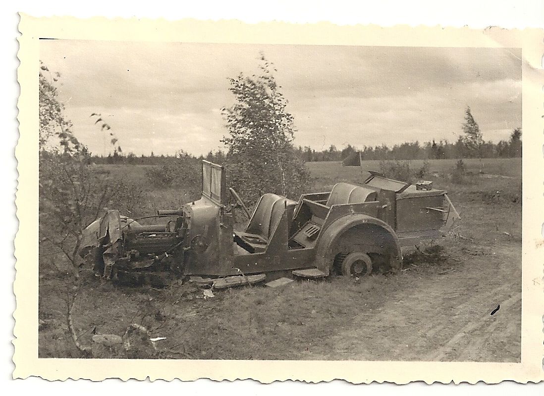 Orig.Foto zerstörtes Auto PKW Kübelwagen Wehrmac