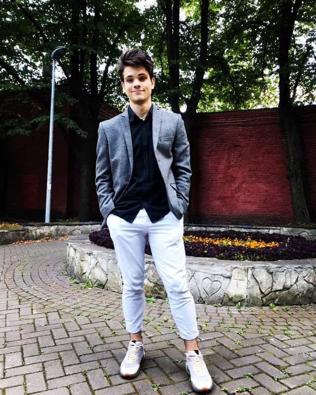 C2044B9A-E6A6-4E4B-9EC1-E84056A9F4F6