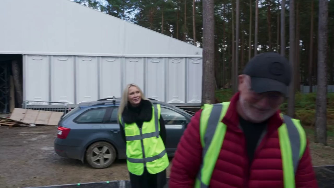 Christmas-at-Lapland-UK-2024-WEBRip-English-720p-x264-AVC-AAC-2-0-mp4-0001